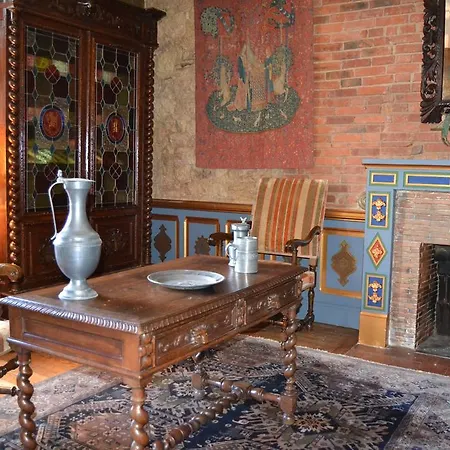 Chateau De Peufeilhoux Vallon-en-Sully