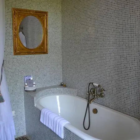 Chateau De Peufeilhoux 5* Vallon-en-Sully