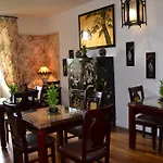 Chateau De Peufeilhoux Bed & Breakfast