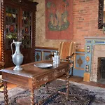 Chateau De Peufeilhoux Vallon-en-Sully