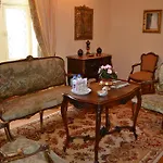 Chateau De Peufeilhoux
