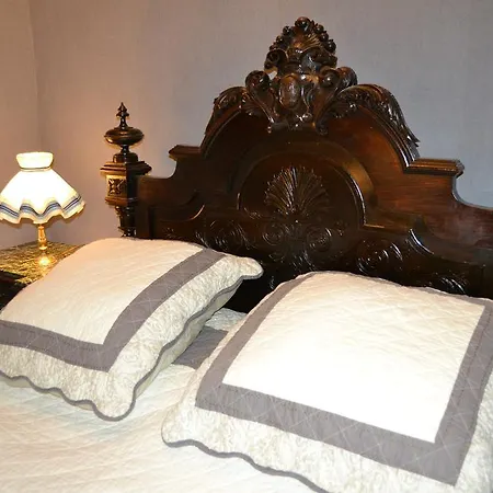 Chateau De Peufeilhoux 5* Vallon-en-Sully