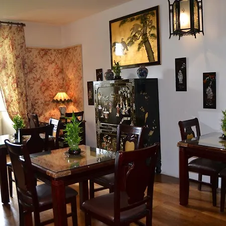 Chateau De Peufeilhoux Nocleg ze śniadaniem