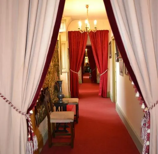 Chateau De Peufeilhoux Vallon-en-Sully