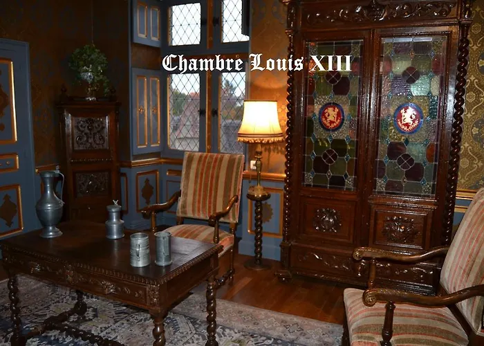 Chateau De Peufeilhoux Bed & Breakfast