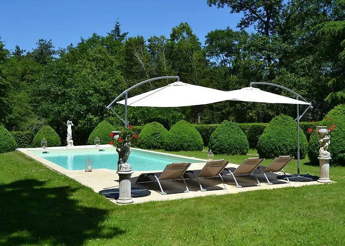 Chateau De Peufeilhoux Bed & Breakfast Vallon-en-Sully