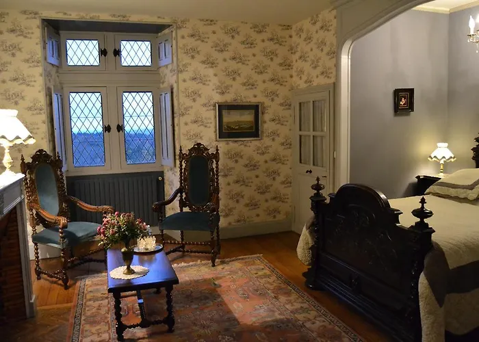 Bed & Breakfast Chateau De Peufeilhoux